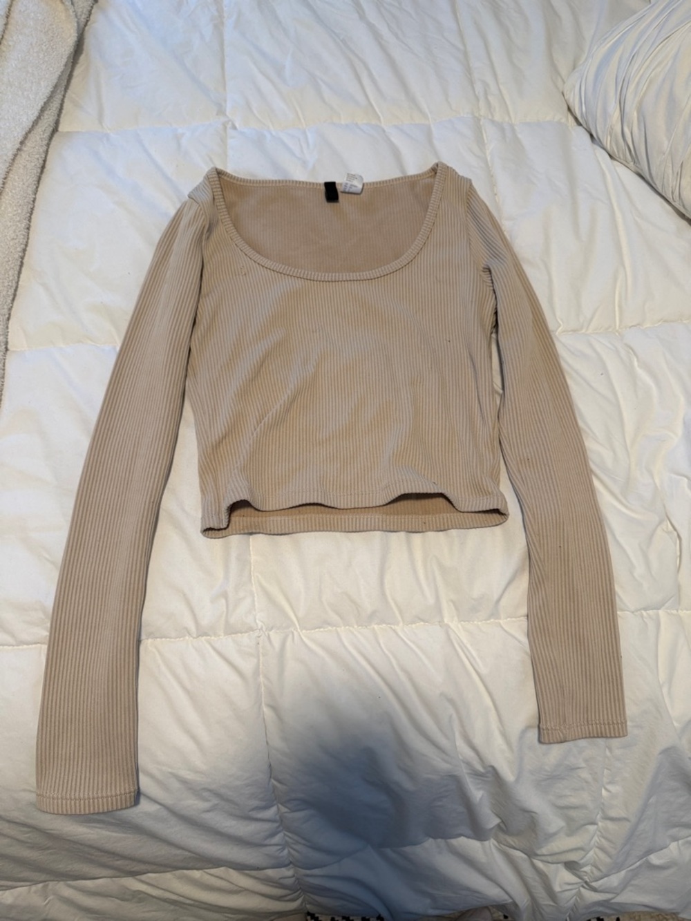 H&M Beige Ribbed Scoop-Neck Long Sleeve Crop Top